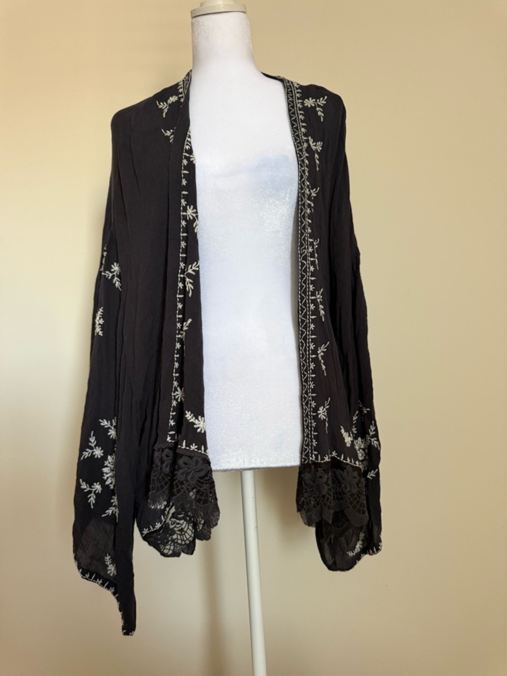 Free People Black Embroidered Open-Front Kimono Cardigan size small
